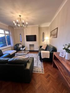 Modern Farmhouse Style Bungalow Near Beach & Trails With EV Charger