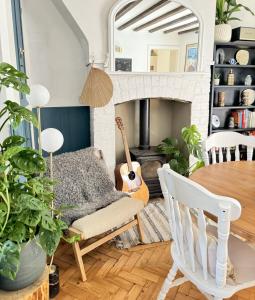 Boho Chic Cottage & Wild Garden nr Soho Farmhouse