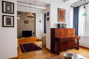 Authentic Galata Tower Central 2BD2Bath Home #411