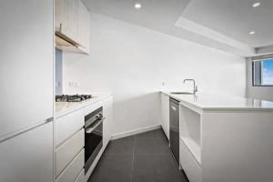 307 - Cinema by the Sea - Beachfront 2-Bed Retreat