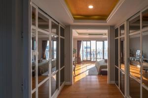 Best River View - Newly Renovate in Great Location