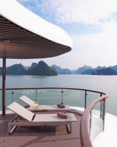 Halong Lyra Grandeur Cruise