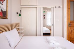 Cool Authentic 2BD2Bath Galata Tower Home! #413