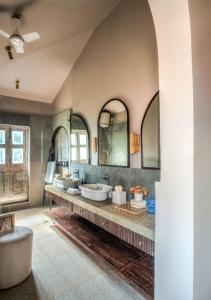 LohonoStays Castello Villa 2