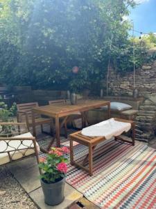 Boho Chic Cottage & Wild Garden nr Soho Farmhouse