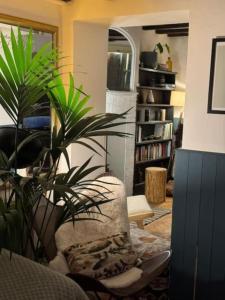 Boho Chic Cottage & Wild Garden nr Soho Farmhouse