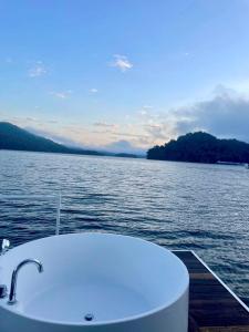 ลอยภิรมย์ Loypirom