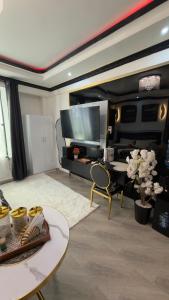 Deluxe Studio with Lake Nakuru View by CANT RUSH GREATNESS LTD