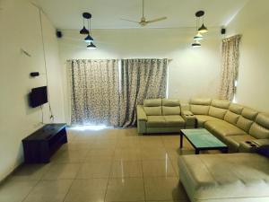 Nature lake view farmhouse & camping