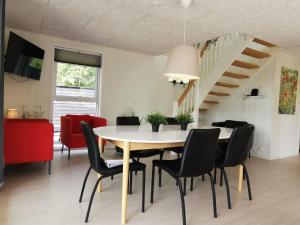 6 Person Holiday Home in sterby Ls