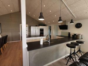 Panoramic Views and Luxurious Comfort on Ls Island