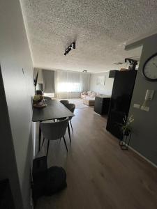 Cozy Shared Flat in Heart of Iceland near airport