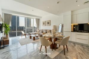 Manzil - Modern 1BR with Stunning Lake View in Business Bay