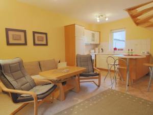 Haus Karzenburg Fewo 3 Pavillion