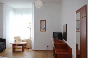 Residence Dykova - former Pension Jana, Domov Mládeže