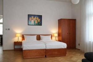 Residence Dykova - former Pension Jana, Domov Mládeže