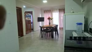 Casa 2 quartos em condomínio a 1500 m da Axé Moi