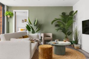 Stylish York Penthouse, 5-Min walk to Citywall, Parking & Gym