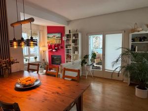 Komplette Wohnung mit Kamin und Fußbodenheizung & kostenlosen WLAN