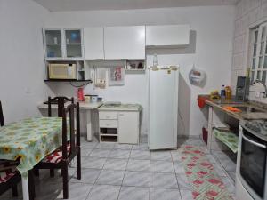 CASA EM BERTIOGA PERTO DA PRAIA