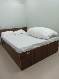 Lodge Mayra