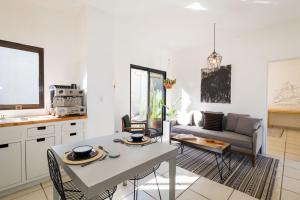 Outsite Los Cabos - Entire 4-Bedroom Home