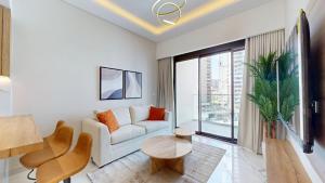 Cozy 1BR in Azizi Riviera