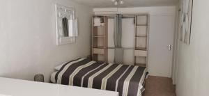 Appartement avec grande terrasse -bas de villa