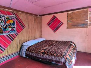 Uros Yolanda Uta, Isla Quechua