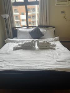 Bayfront Suite With 1 BR in Pasay With Free WiFi, Pool, Gym Near Airport, MOA, PICC, CCP 19M