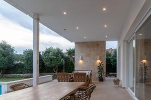 VILLA PETRA ARENAL Den CASTELL