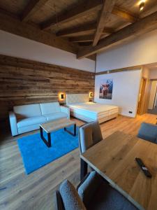 Penthouse Studio I mit Balkon und Ausblick