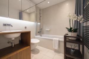 Elegant 3-Bedroom Flat in Kensington