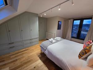 East Lynne House By Cliftonvalley Apartments