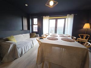 East Lynne House By Cliftonvalley Apartments