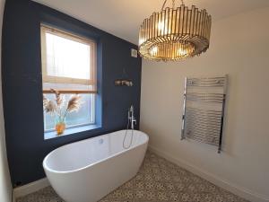 East Lynne House By Cliftonvalley Apartments