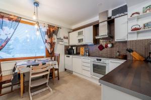 2 bedroom apartment by the river, close to city