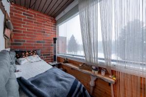 2 bedroom apartment by the river, close to city