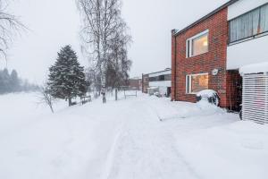 2 bedroom apartment by the river, close to city