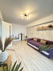 Luxury Newton Towers Apartments by Glam with Parking