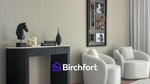 Luxury 4 Bedroom Home with Iconic Palm Views