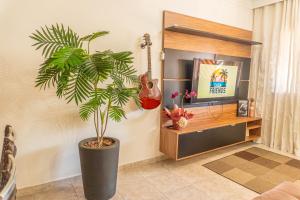 Casa com 3 quartos toda climatizada com Piscina e Lazer