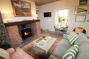 Drakes Rest, Kirklinton luxurious cottage with hot tub, ideal romantic escape