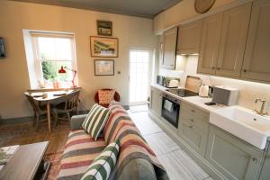 Drakes Rest, Kirklinton with hot tub, ideal romantic escape