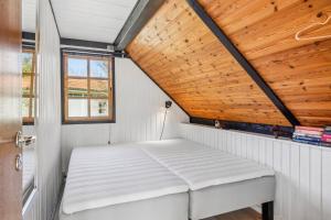 Idyllic summer house in calm, green surroundings