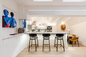 Chic Pimlico Escape with Style & Comfort