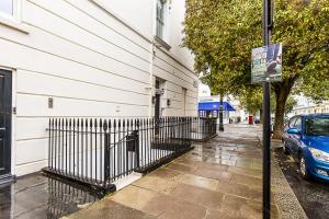 Chic Pimlico Escape with Style & Comfort