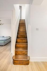 Bright, Cozy and Comfortable 3BR Flat, Walk to Oracle & Station, Abbay