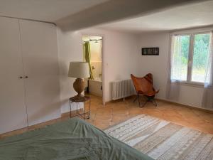 Charming house in the heart of the green Provence