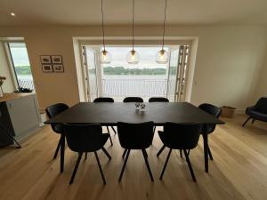 Apartment overlooking Skanderborg Lake with 8 beds